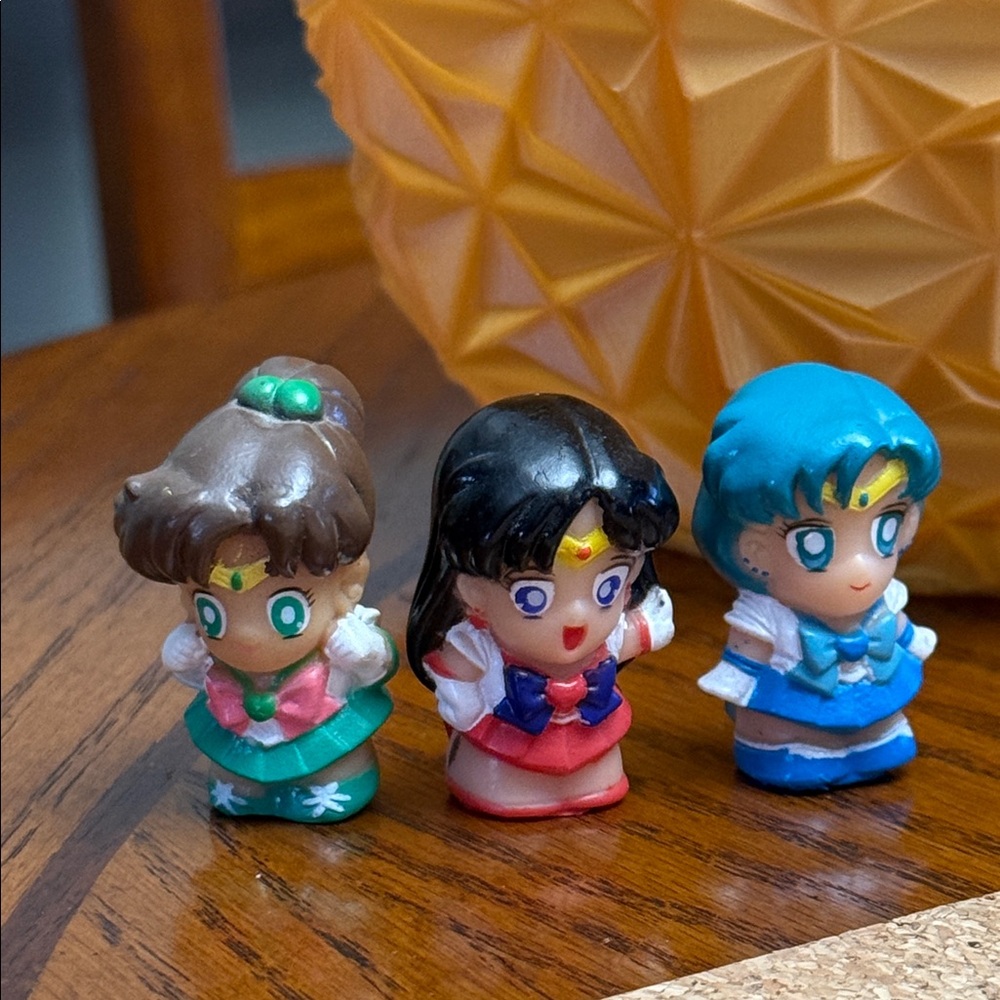 Vintage 1990s Sailor Moon Mini Figures Set Finger Puppet Plastic PVC Toys - Picture 2 of 8